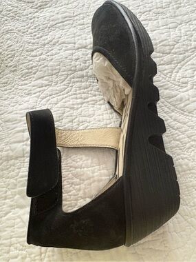 New ! NBW Fly London Mary Jane Shoe